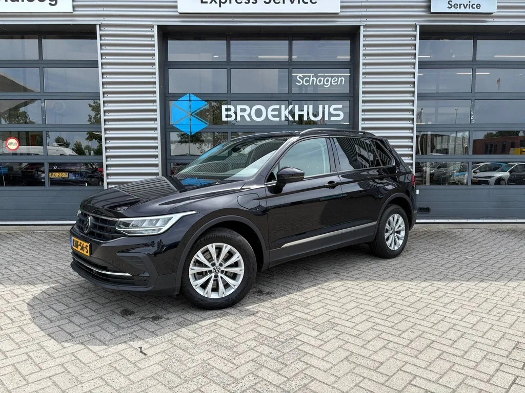 Volkswagen Tiguan (2022) — foto 1