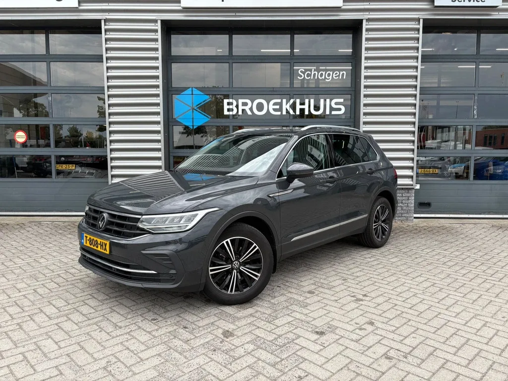 Volkswagen Tiguan (2022) — foto 1