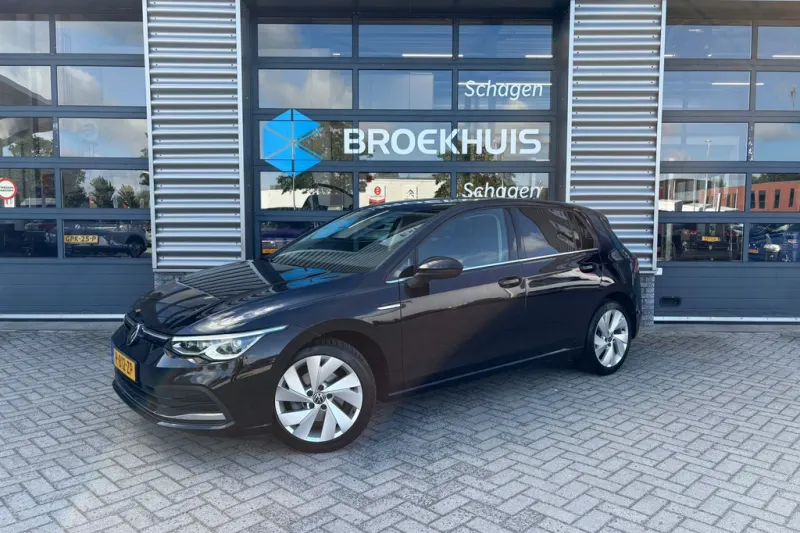 Volkswagen Golf (2023)