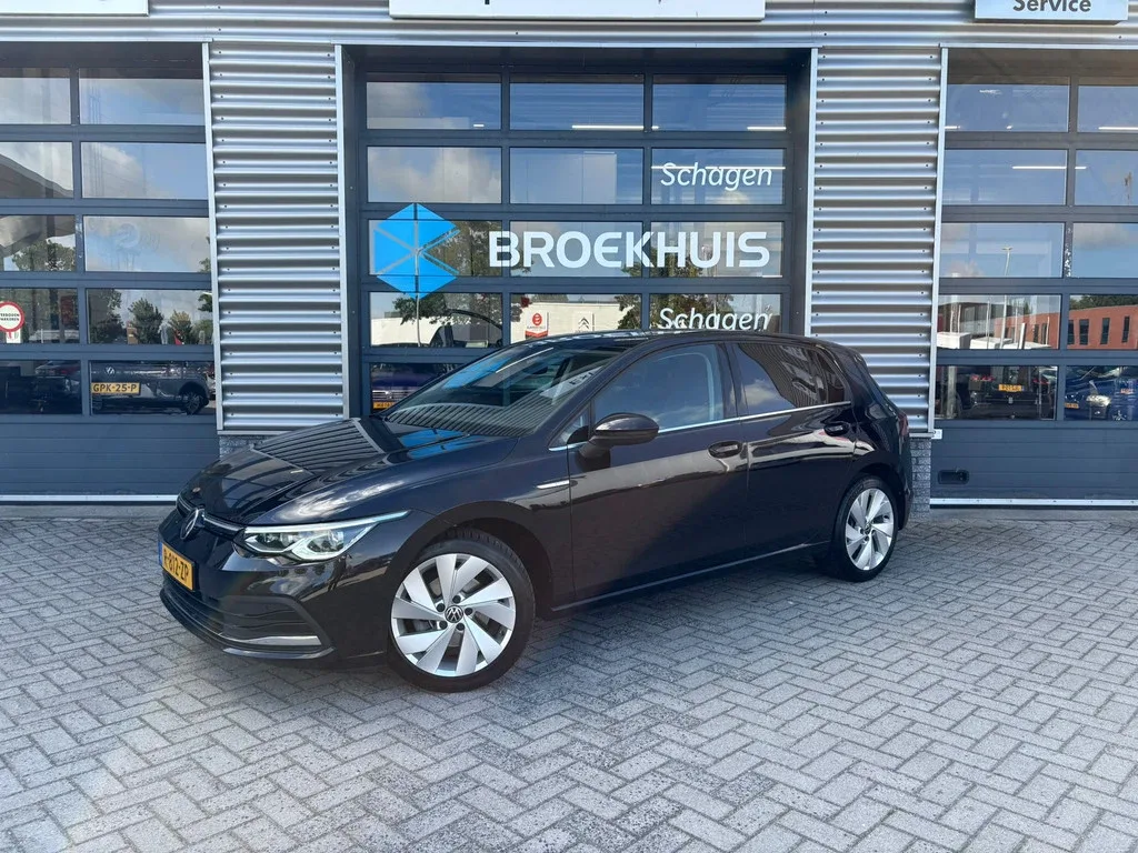 Volkswagen Golf (2023) — foto 1