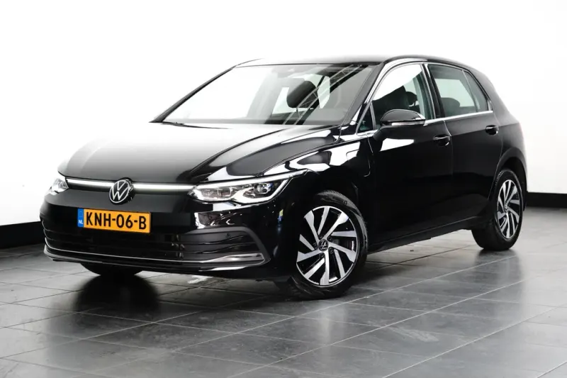 Volkswagen Golf (2023)