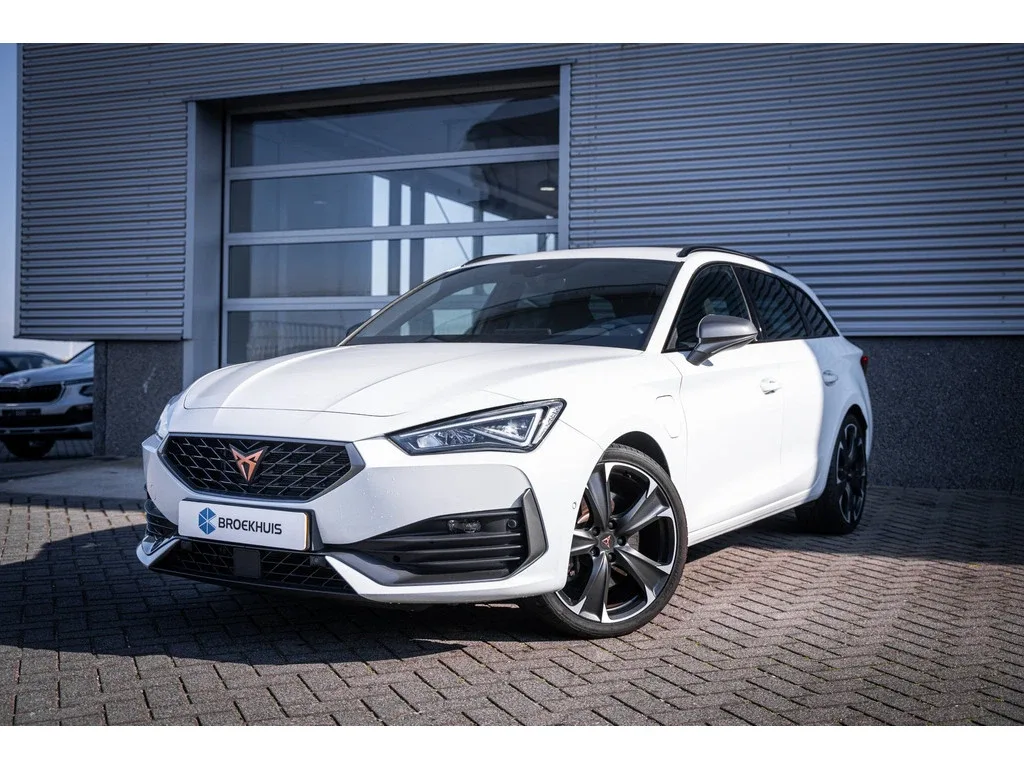 CUPRA Leon Sportstourer (2024) — foto 1