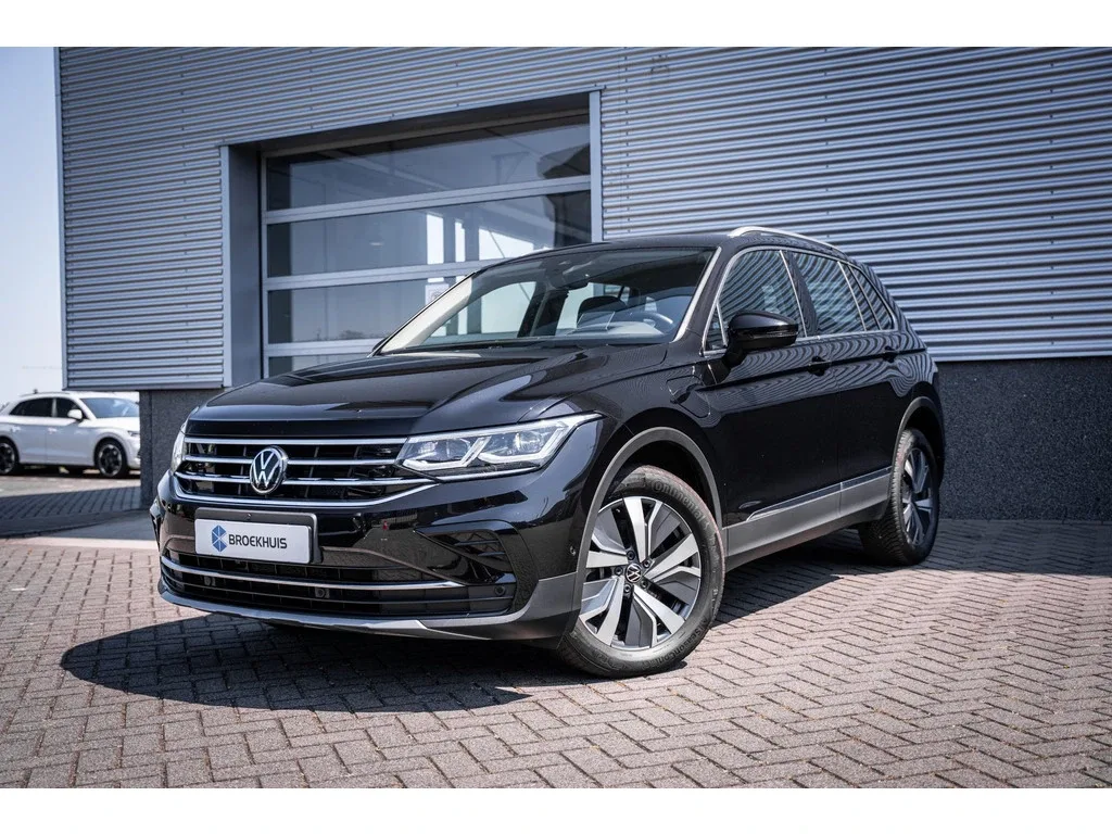 Volkswagen Tiguan (2022) — foto 1