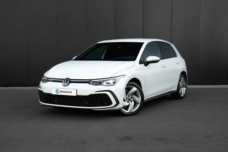 Volkswagen Golf (2022)