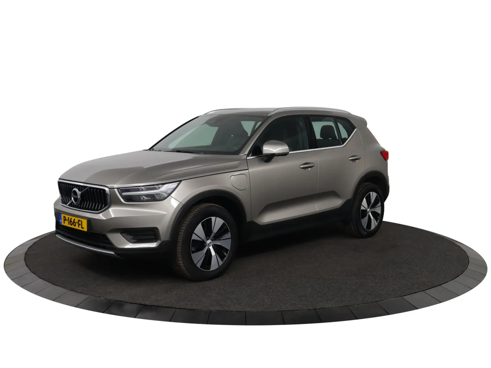 Volvo XC40 (2022) — foto 1