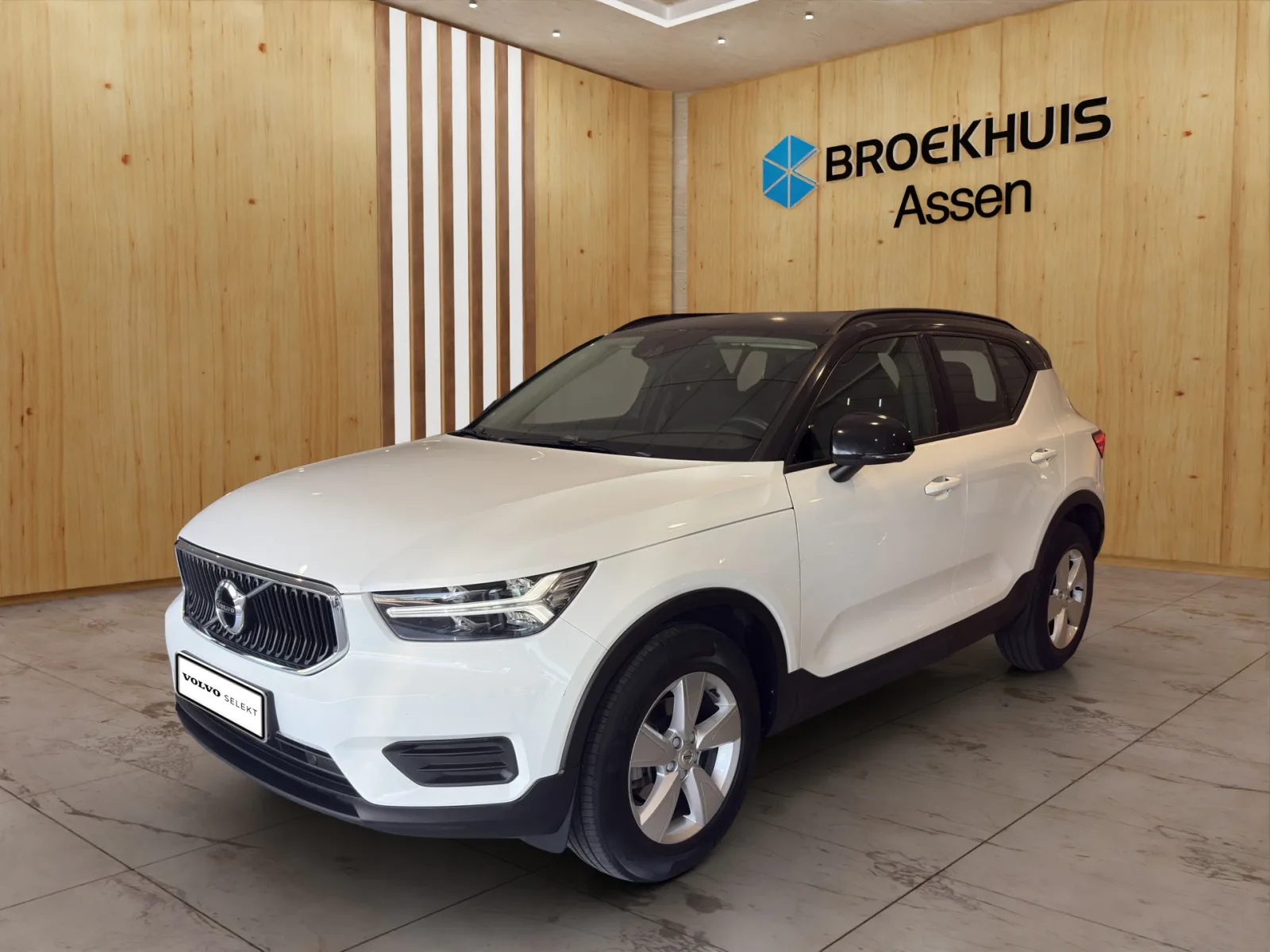 Volvo XC40 (2021) — foto 1