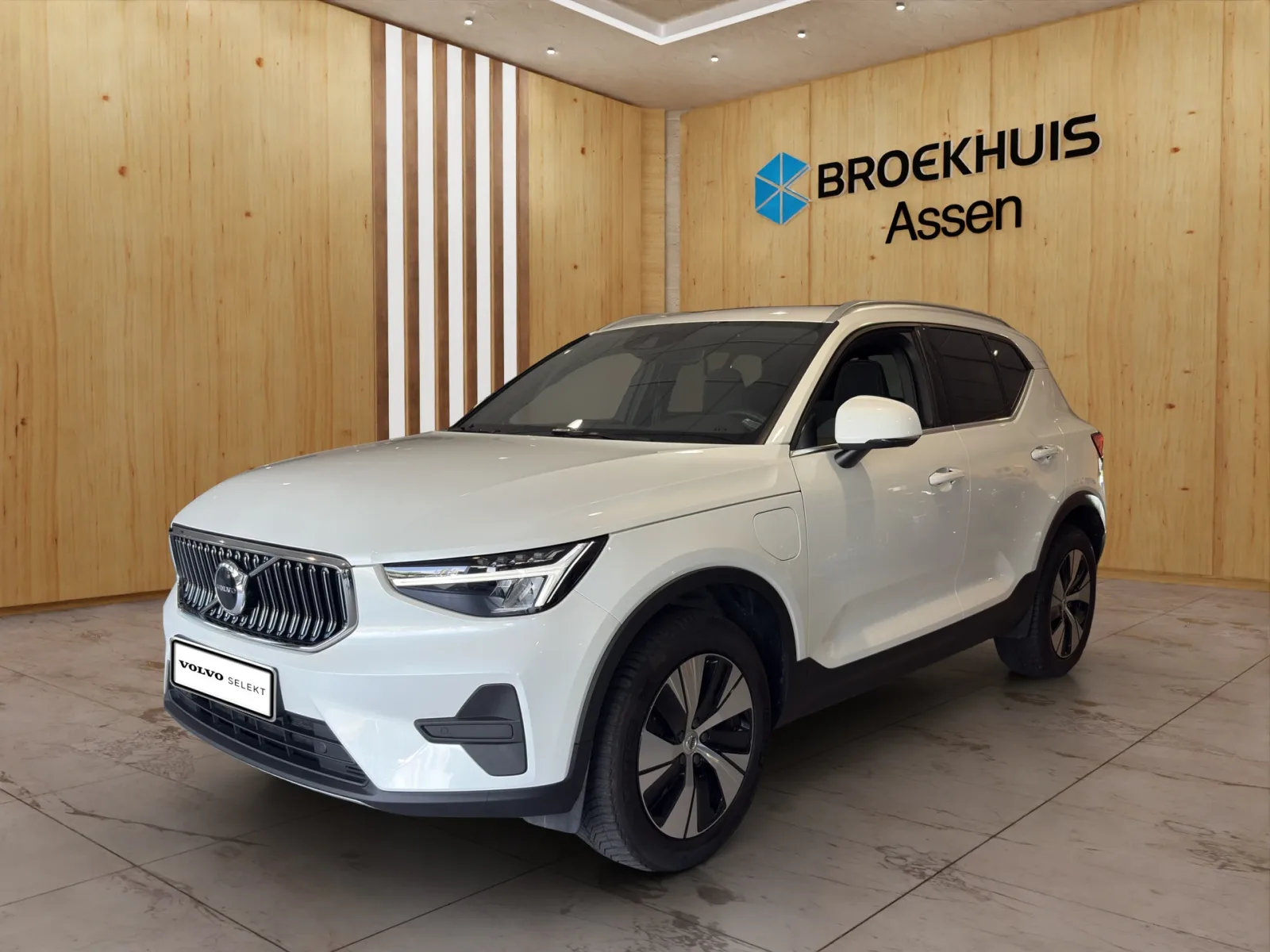 Volvo XC40 (2023) — foto 1
