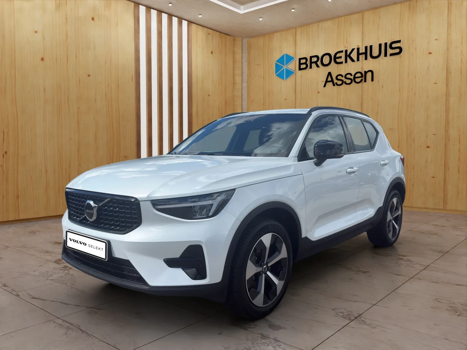 Volvo XC40 (2025) — foto 1