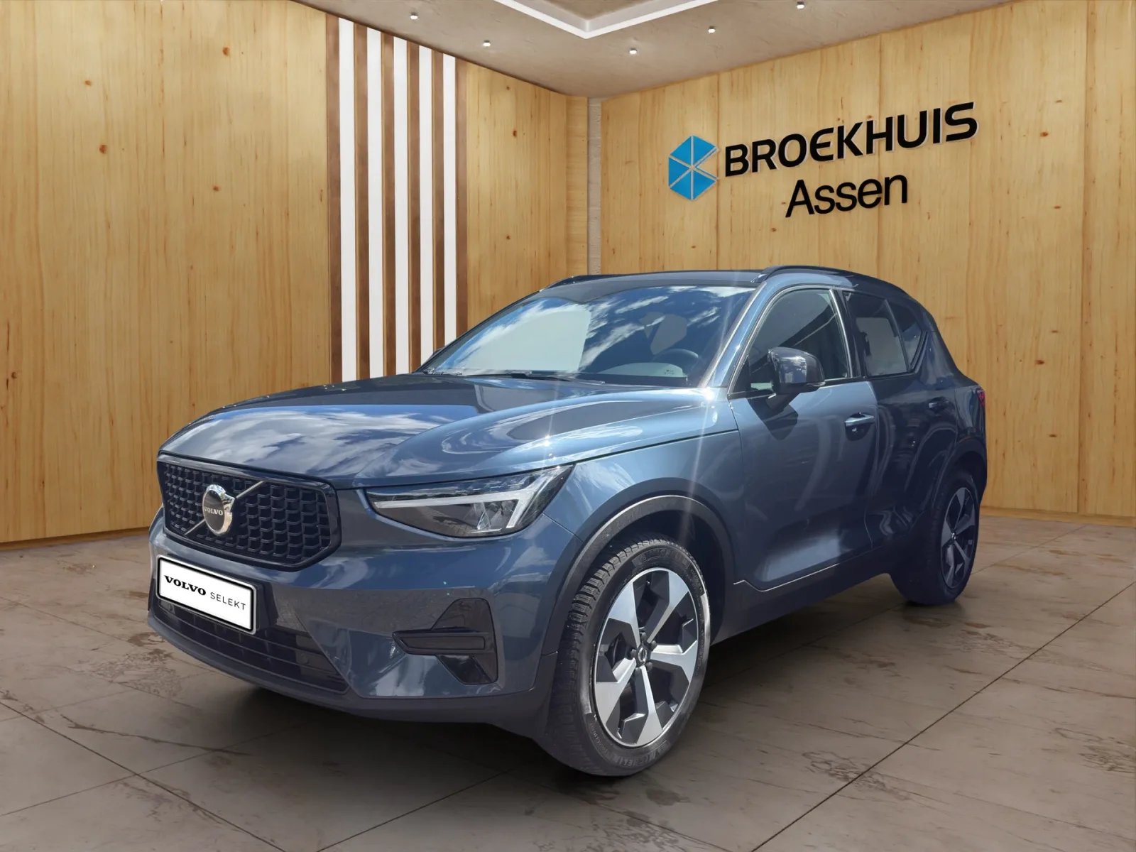 Volvo XC40 (2025) — foto 1