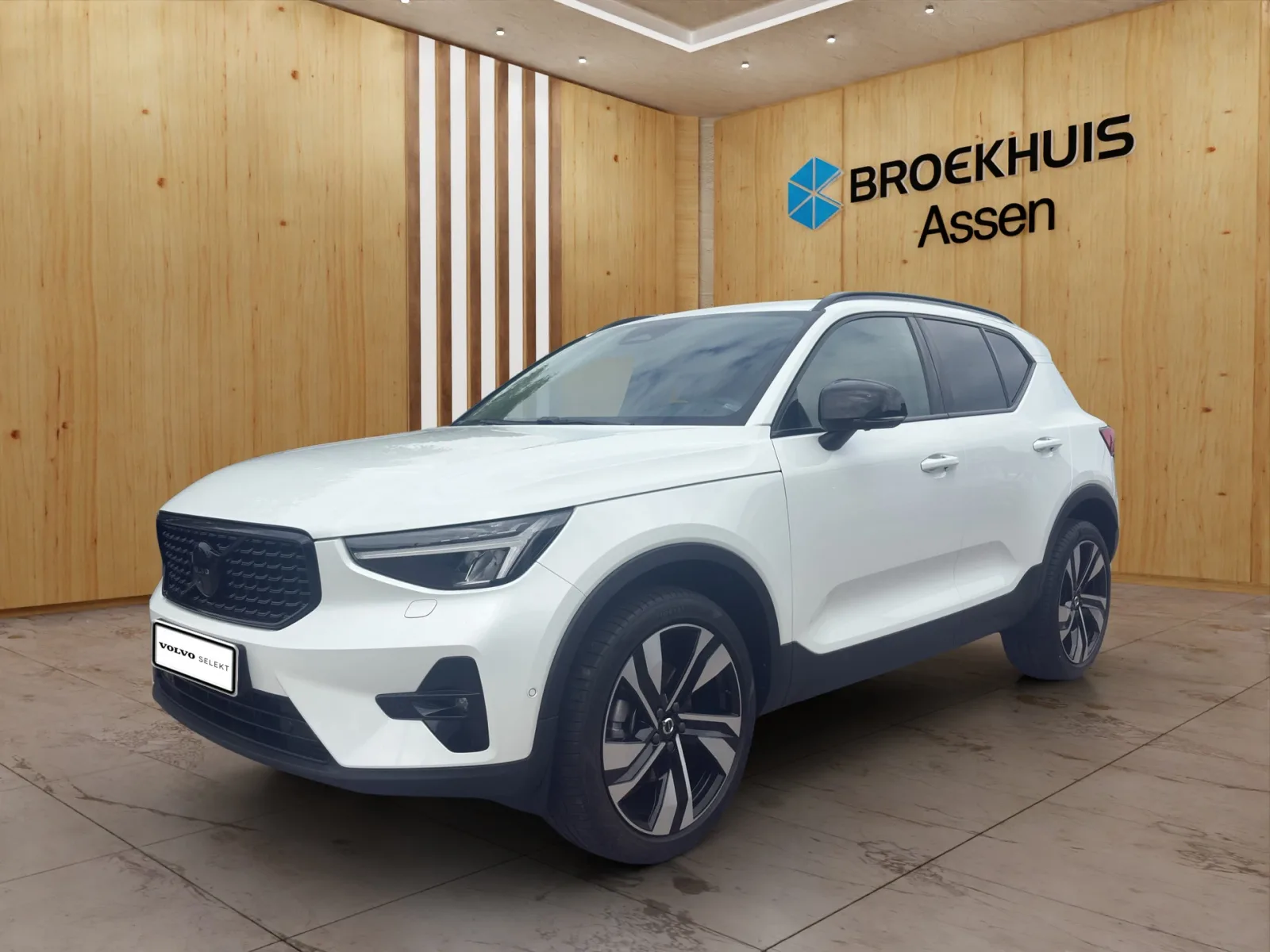 Volvo XC40 (2023) — foto 1