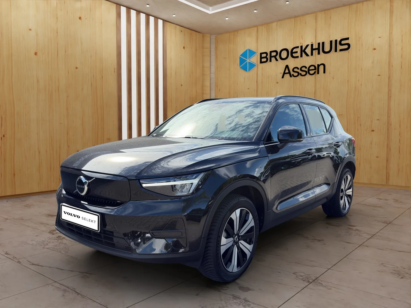 Volvo XC40 (2023) — foto 1