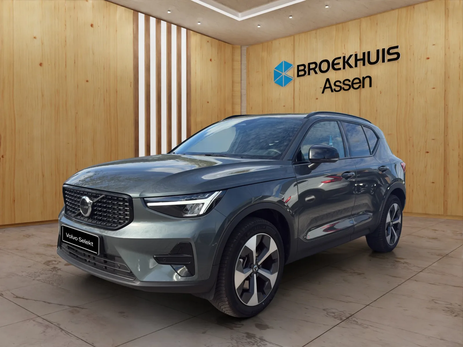 Volvo XC40 (2026) — foto 1