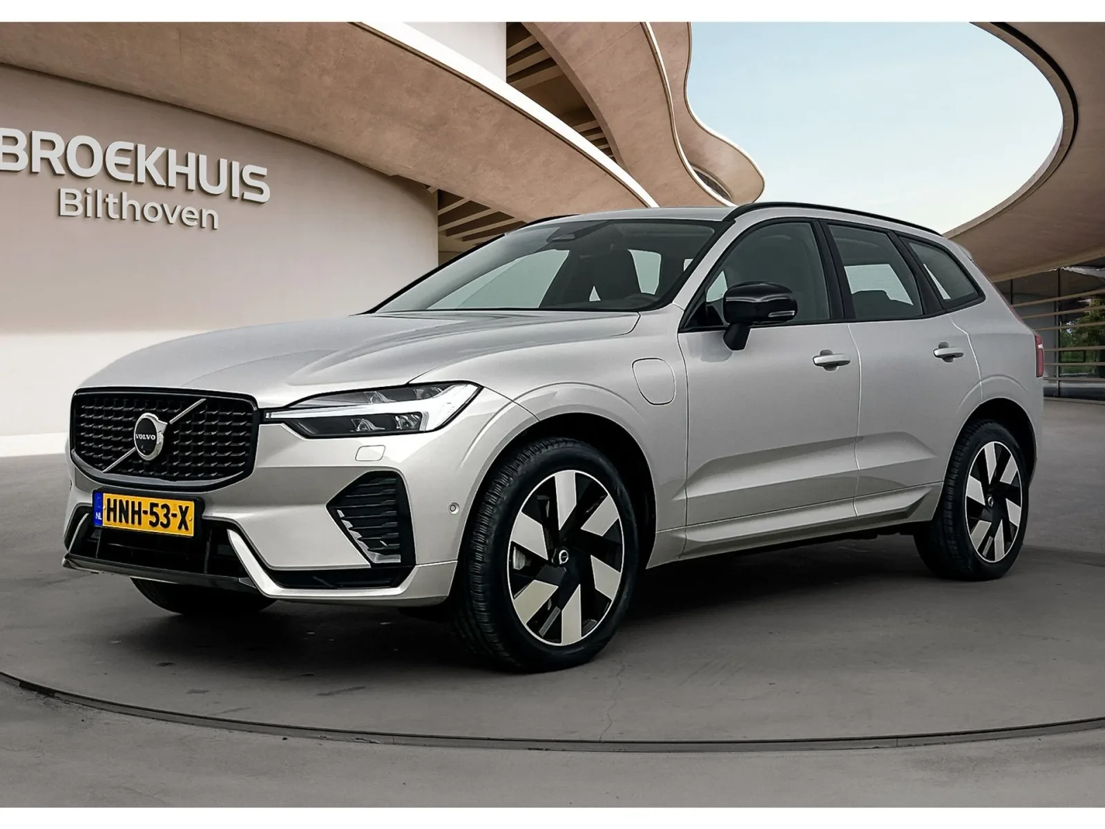 Volvo XC60 (2025) — foto 1