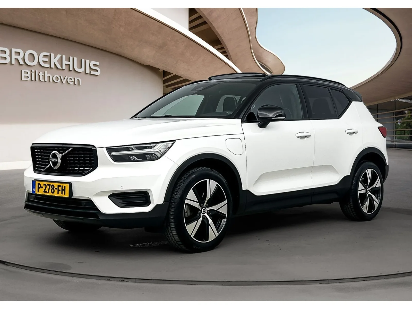 Volvo XC40 (2022) — foto 1