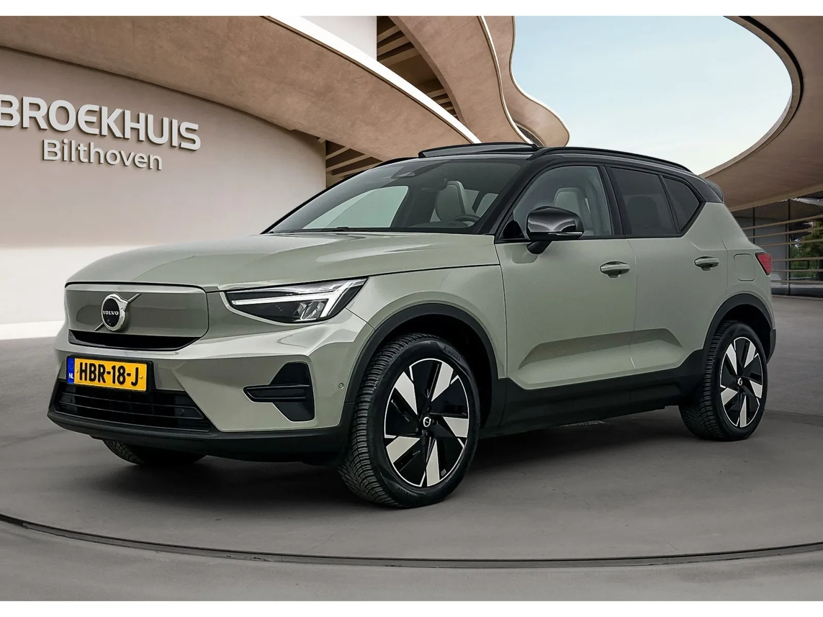 Volvo EX40 (2025) — foto 1