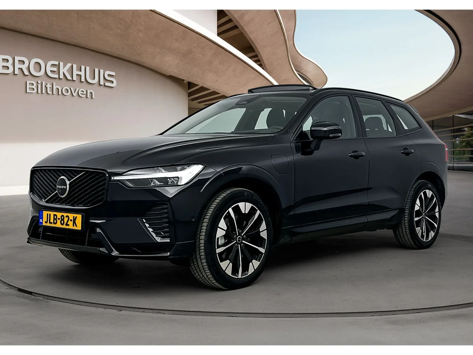 Volvo XC60 (2025) — foto 1