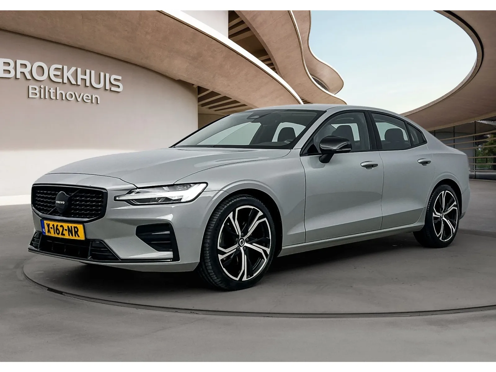 Volvo S60 (2024) — foto 1