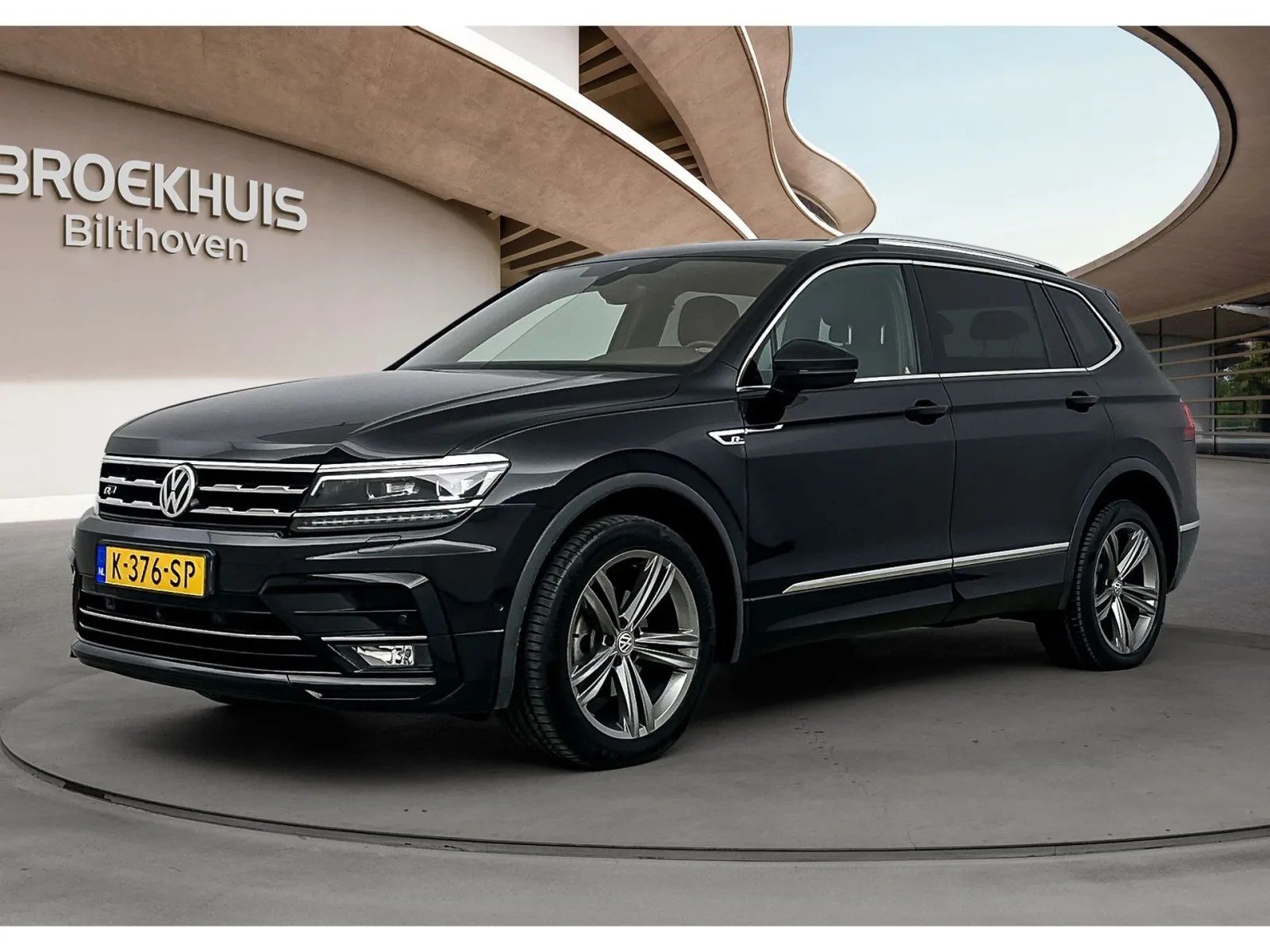 Volkswagen Tiguan (2021) — foto 1