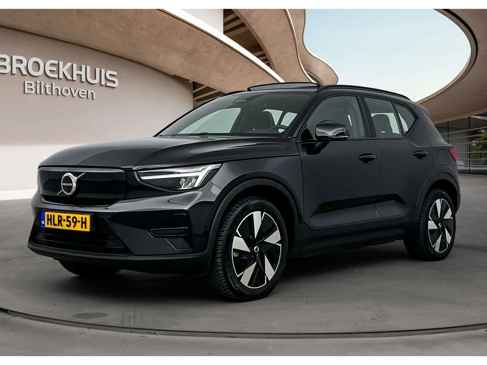 Volvo EX40 (2025) — foto 1