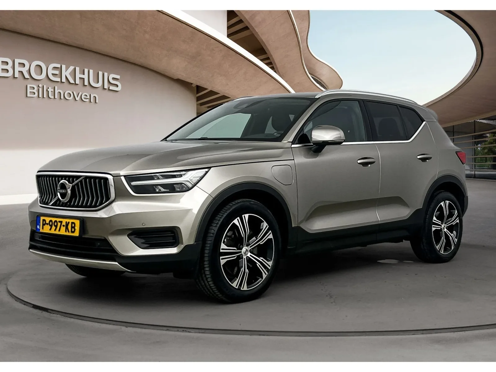 Volvo XC40 (2022) — foto 1