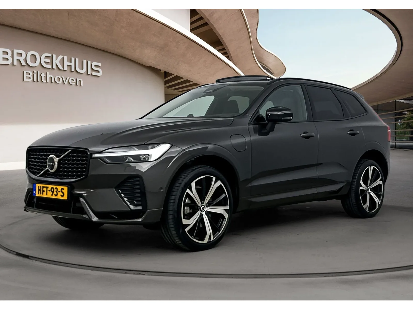 Volvo XC60 (2025) — foto 1