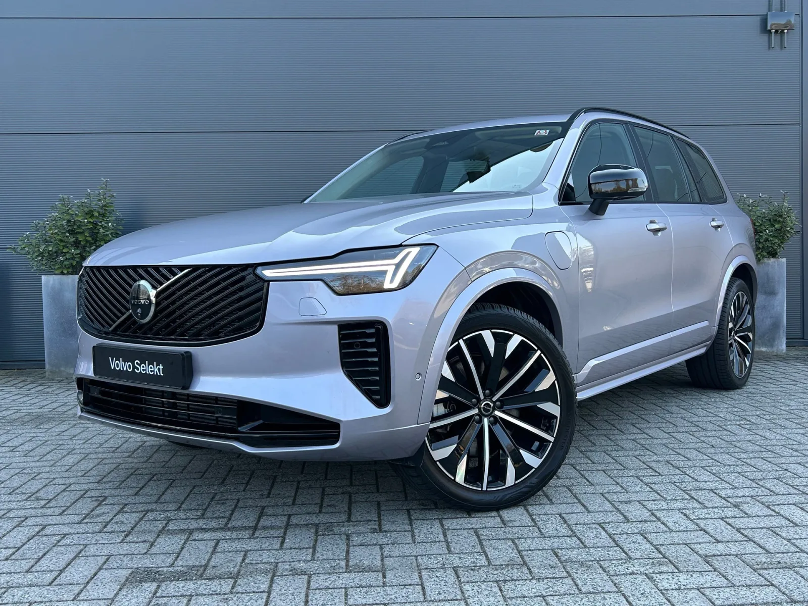 Volvo XC90 (2025) — foto 1