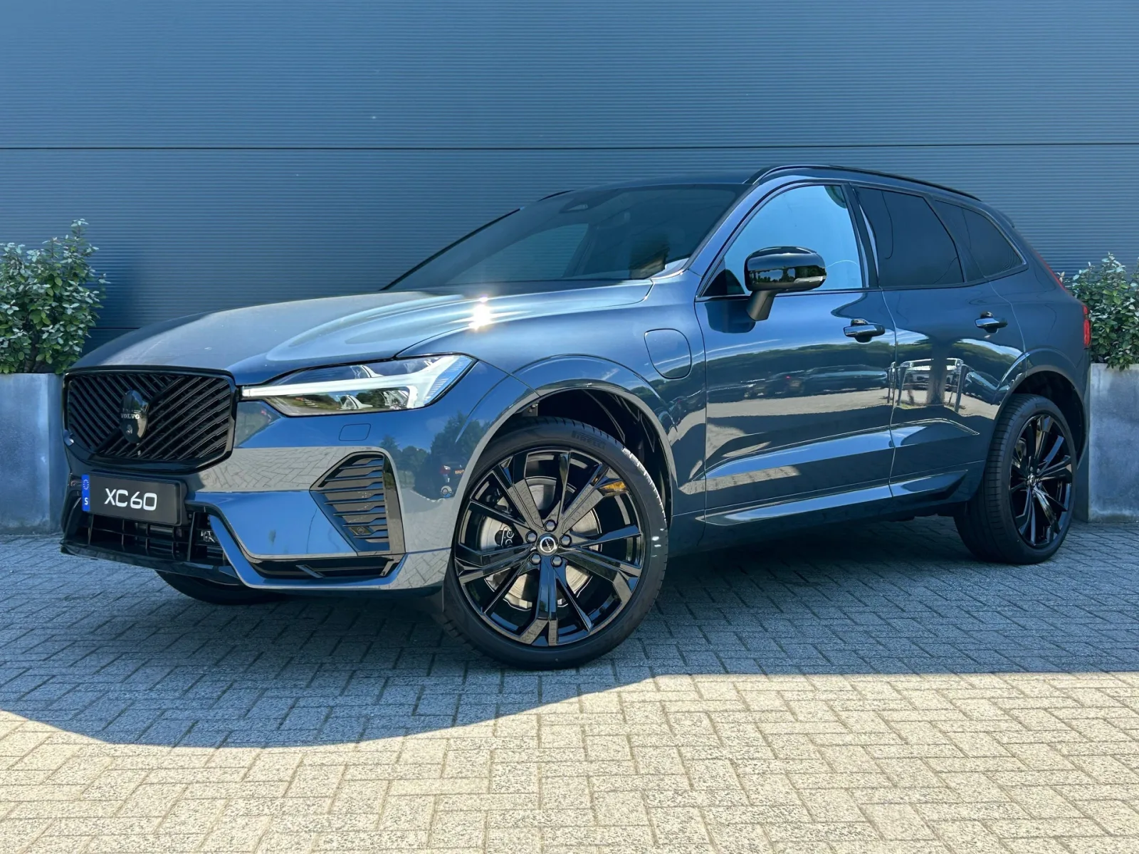 Volvo XC60 (2026) — foto 1