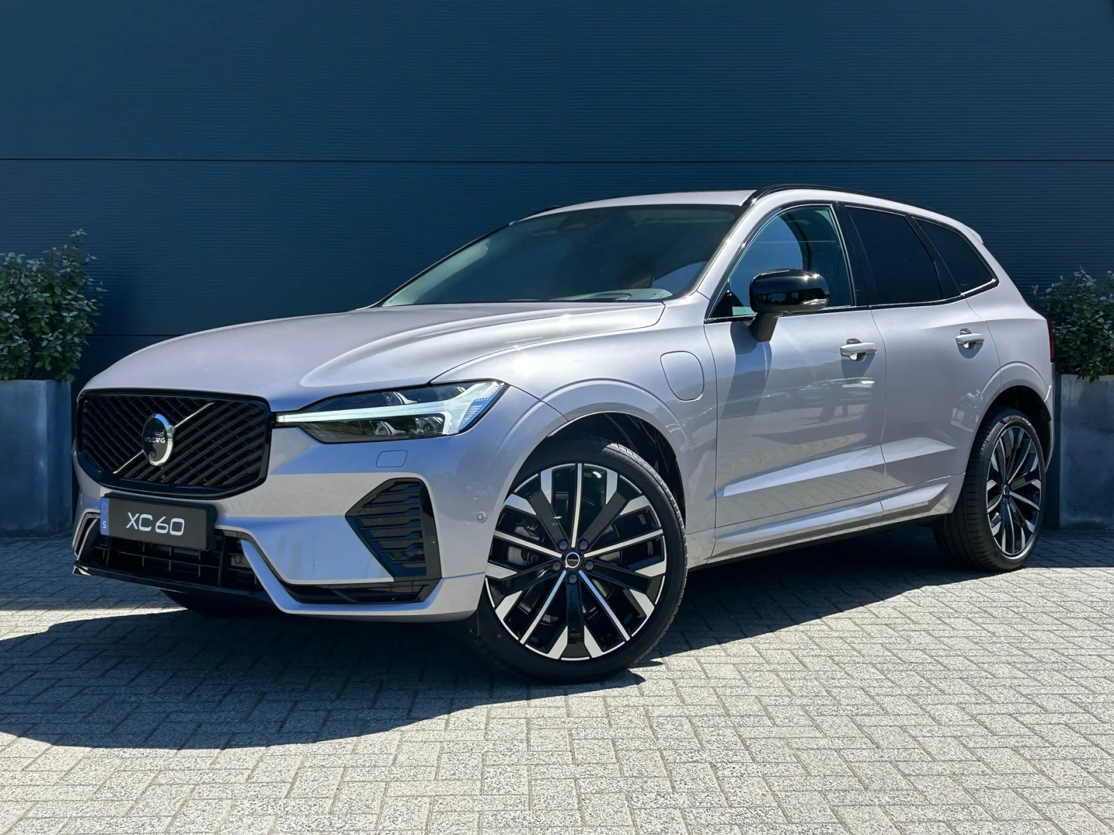Volvo XC60 (2026) — foto 1