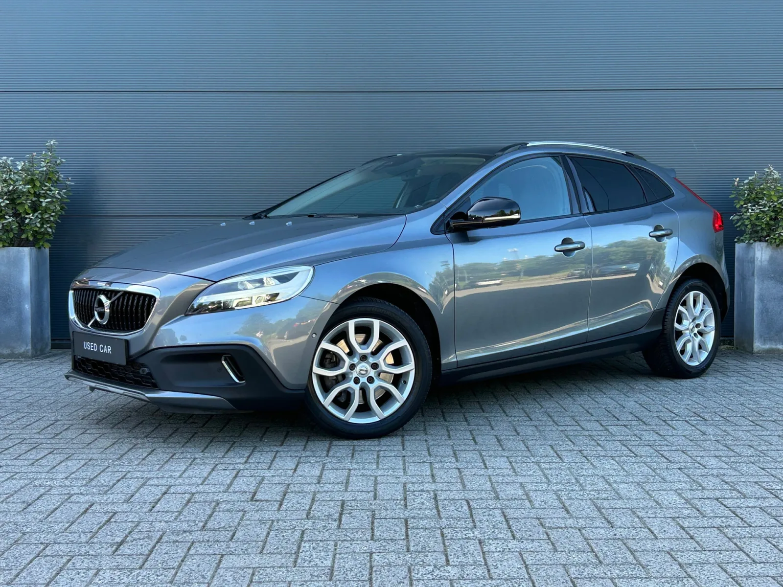 Volvo V40 (2019) — foto 1