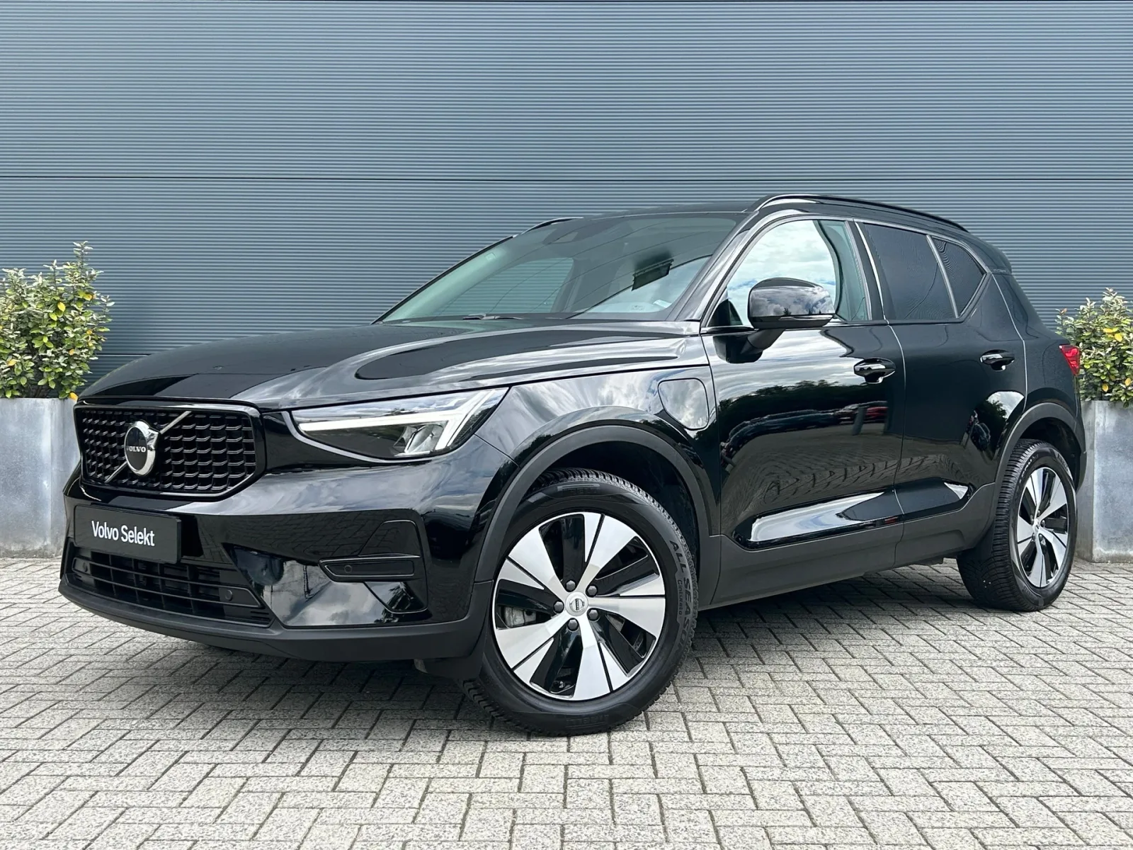 Volvo XC40 (2023) — foto 1