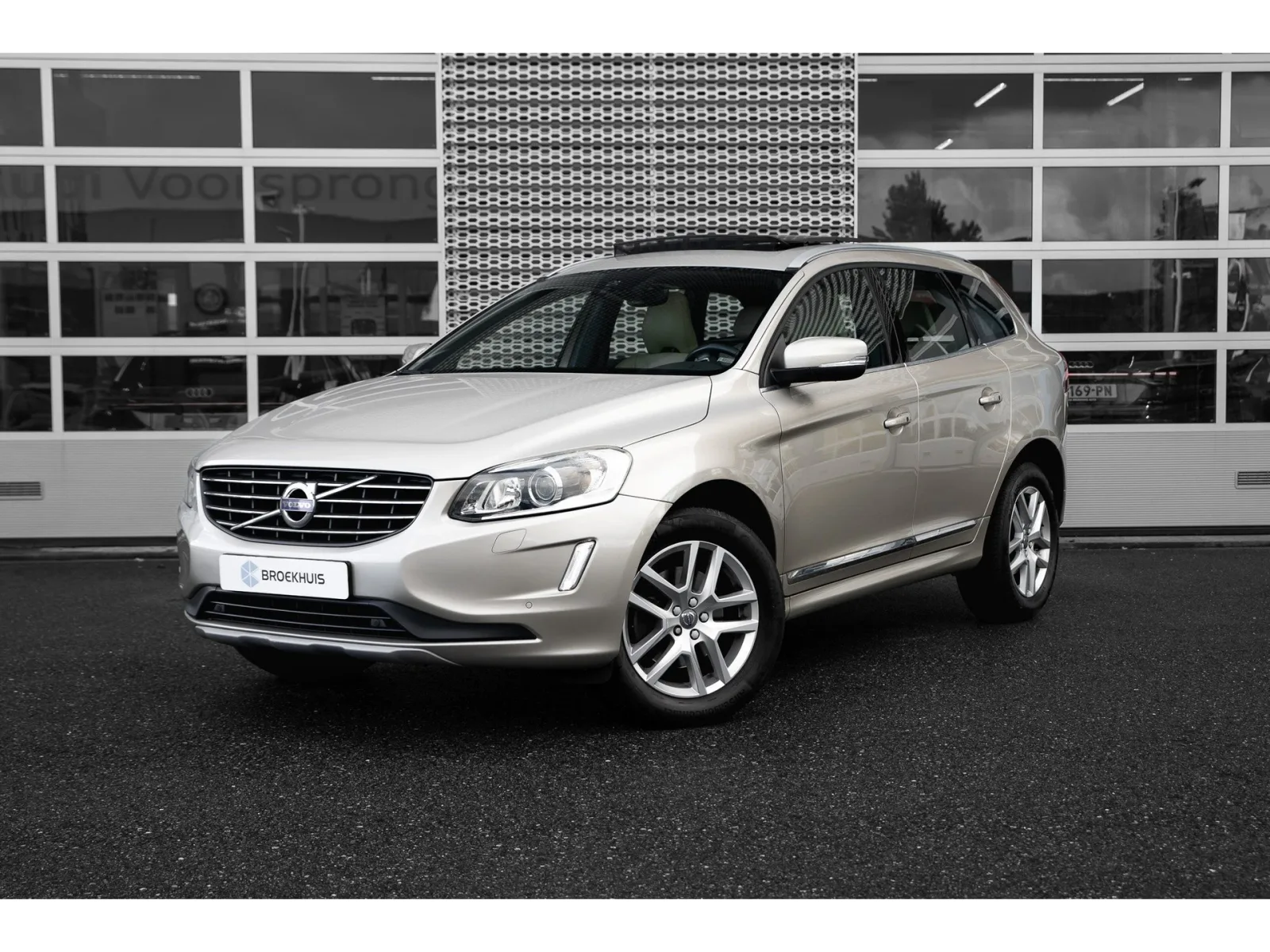Volvo XC60 (2017) — foto 1