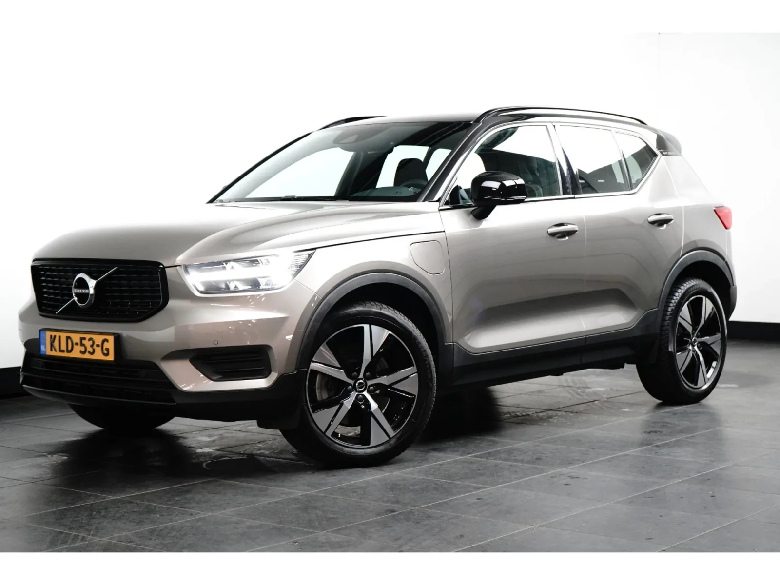 Volvo XC40 (2021) — foto 1