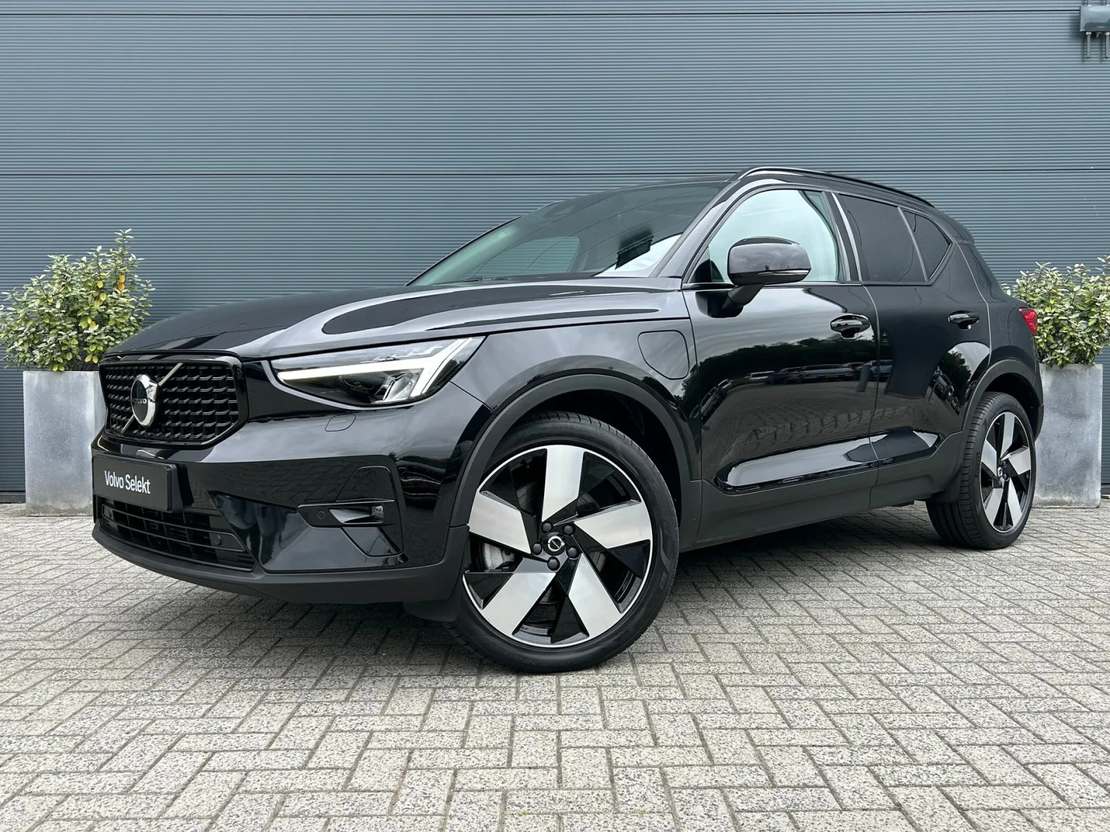 Volvo XC40 (2023) — foto 1