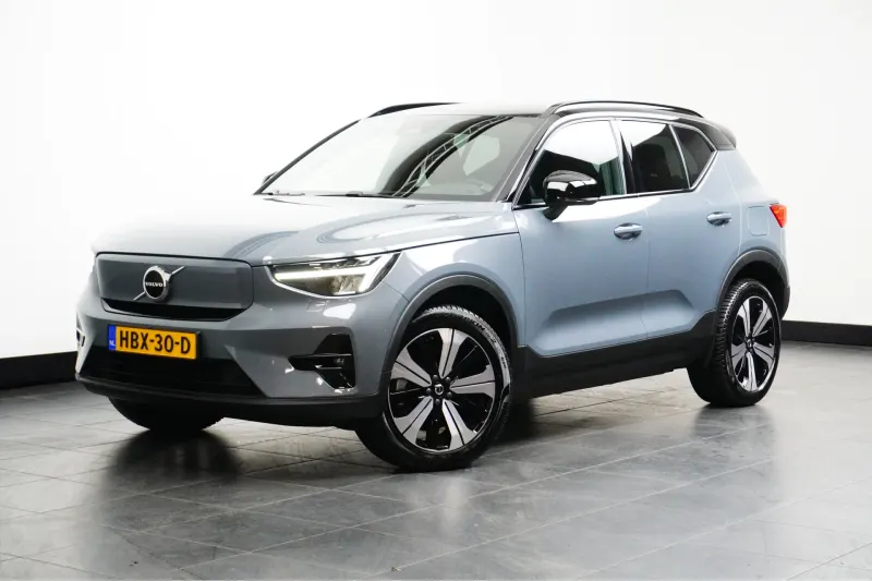 Volvo XC40 (2023)