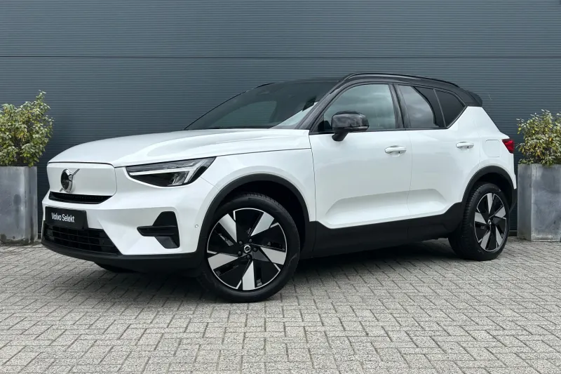 Volvo EX40 (2025)