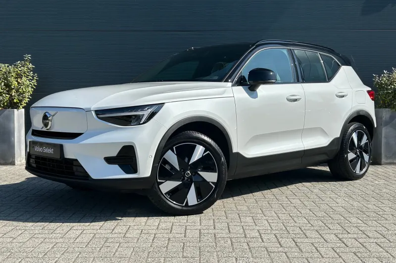 Volvo EX40 (2025)
