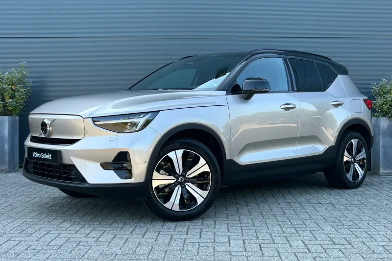 Volvo XC40 (2023)