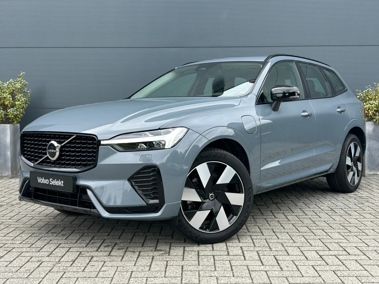 Volvo XC60 (2023) — foto 1