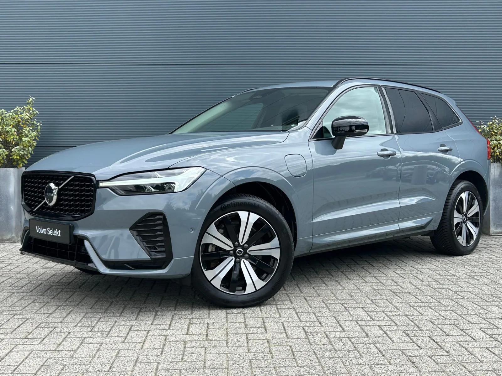 Volvo XC60 (2023) — foto 1