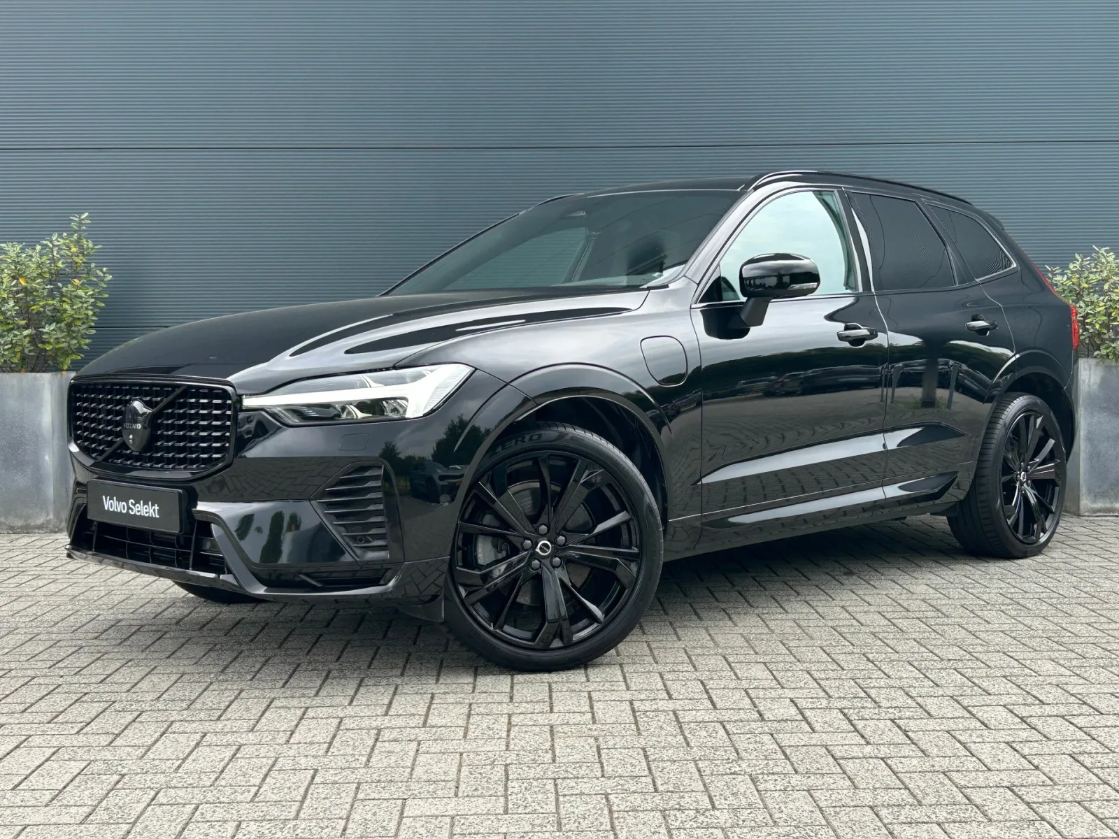 Volvo XC60 (2025) — foto 1