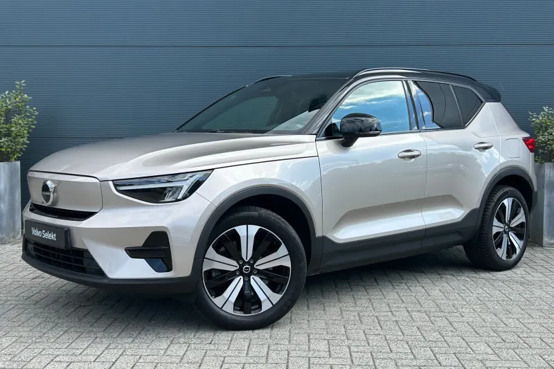 Volvo XC40 (2023)