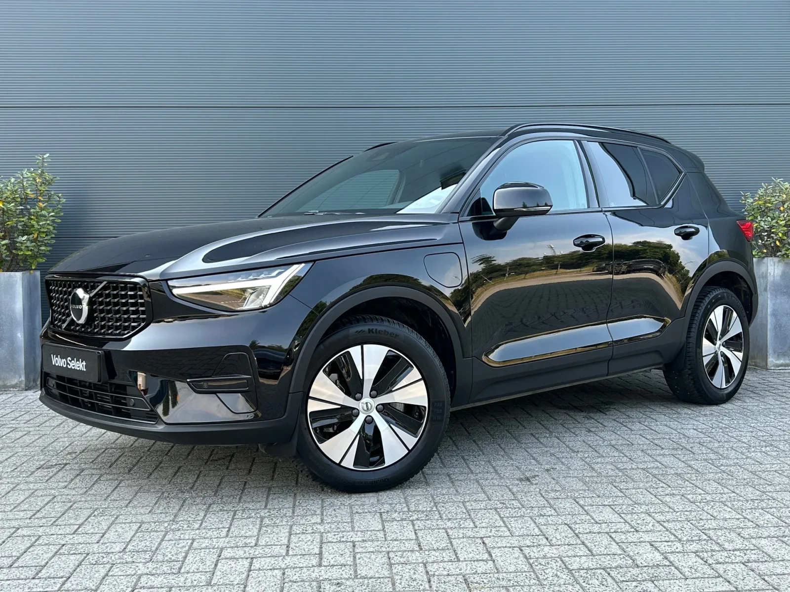 Volvo XC40 (2023) — foto 1