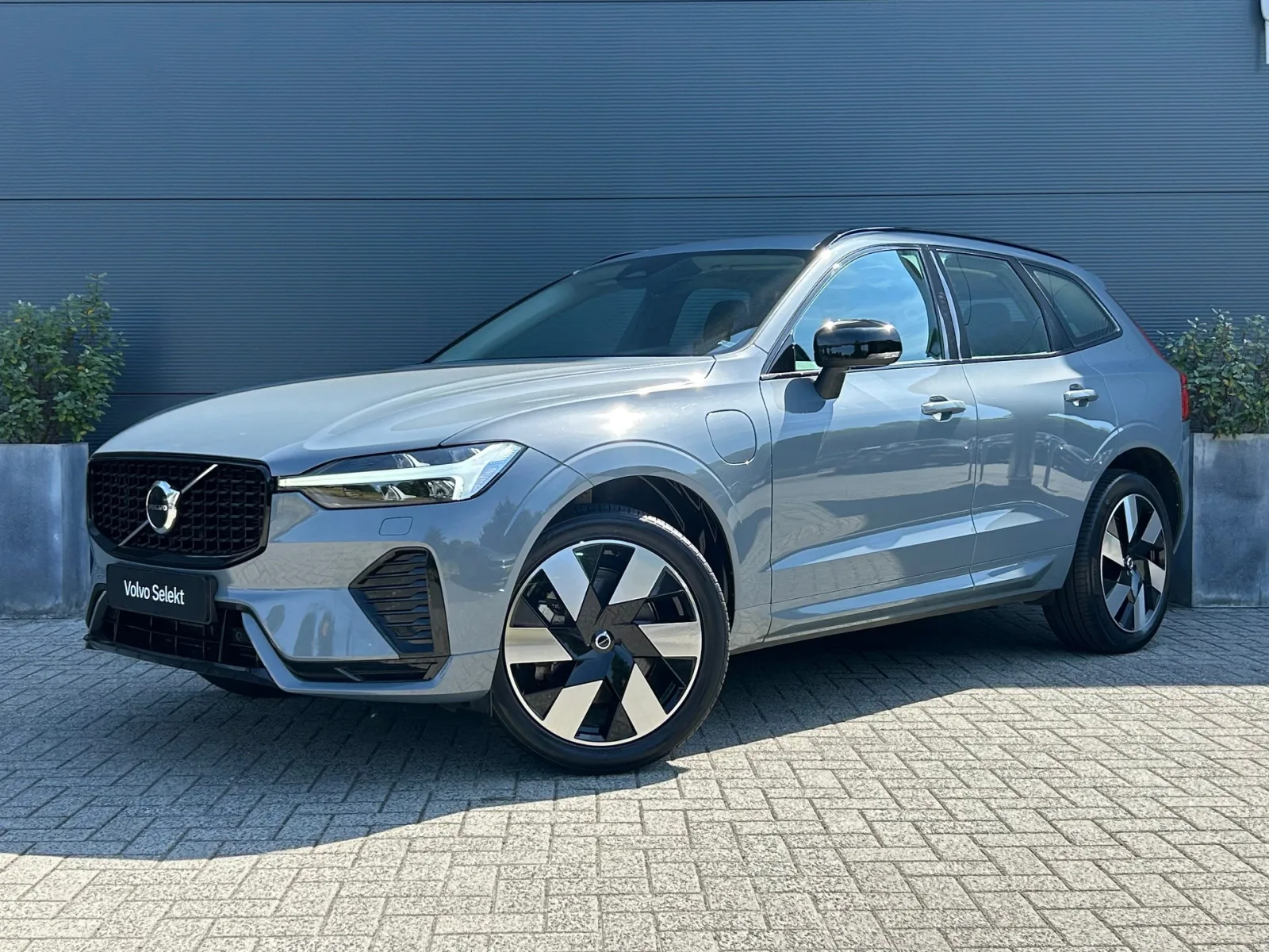 Volvo XC60 (2023) — foto 1