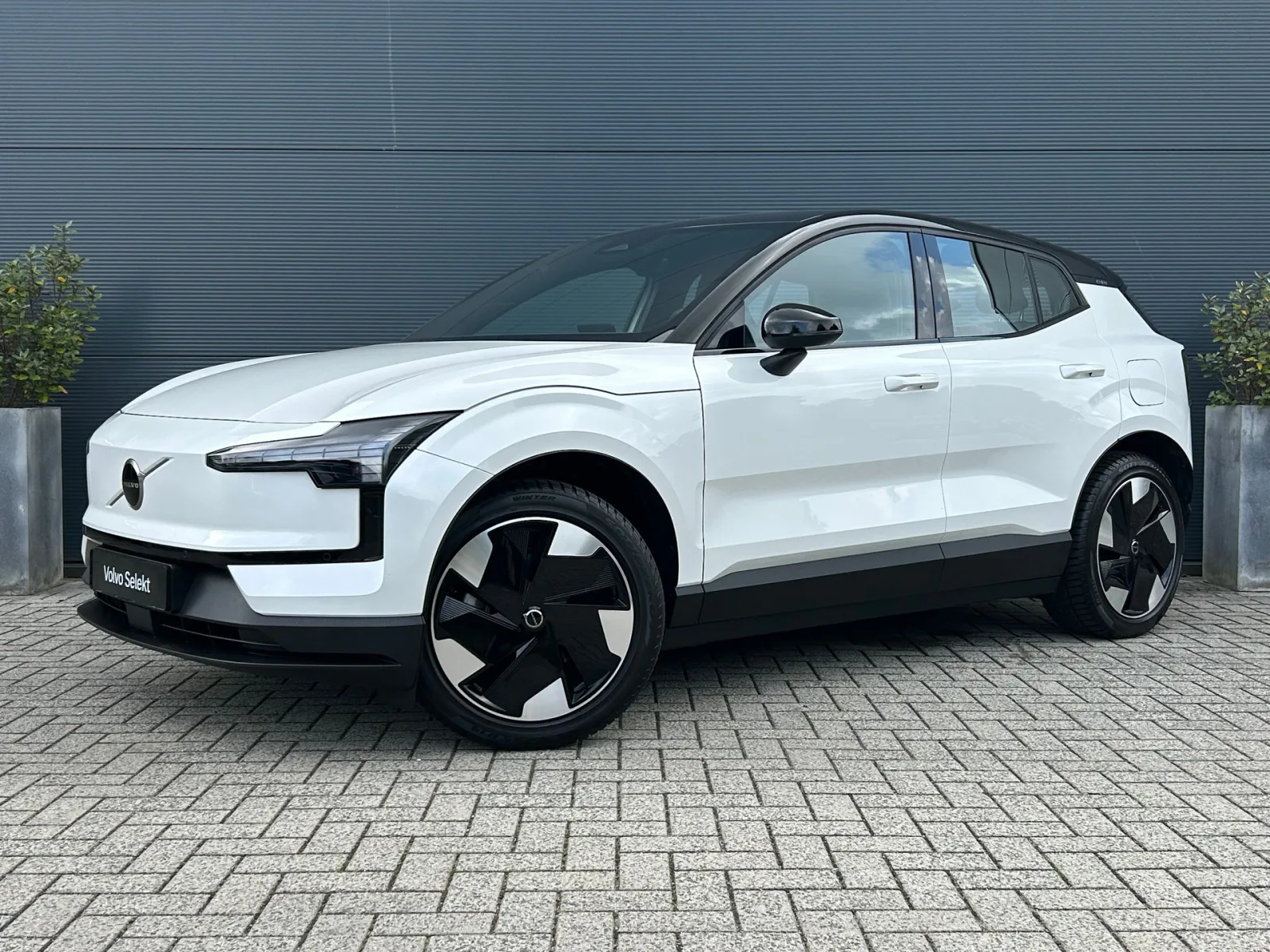 Volvo EX30 (2024) — foto 1