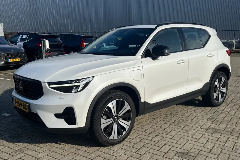 Volvo XC40 (2023)