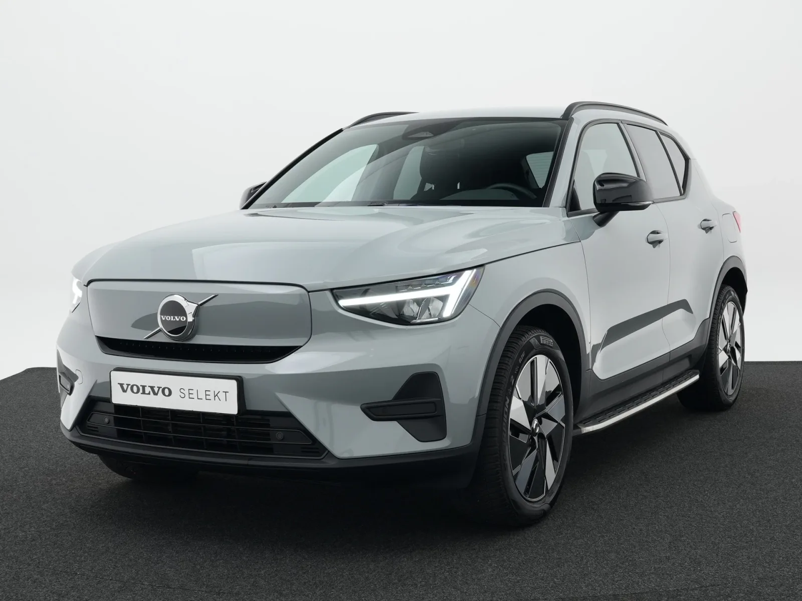 Volvo EX40 (2025) — foto 1