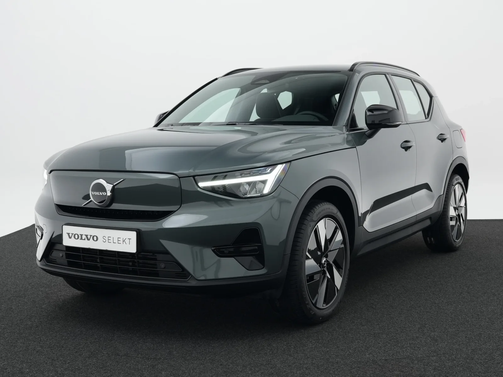 Volvo EX40 (2026) — foto 1