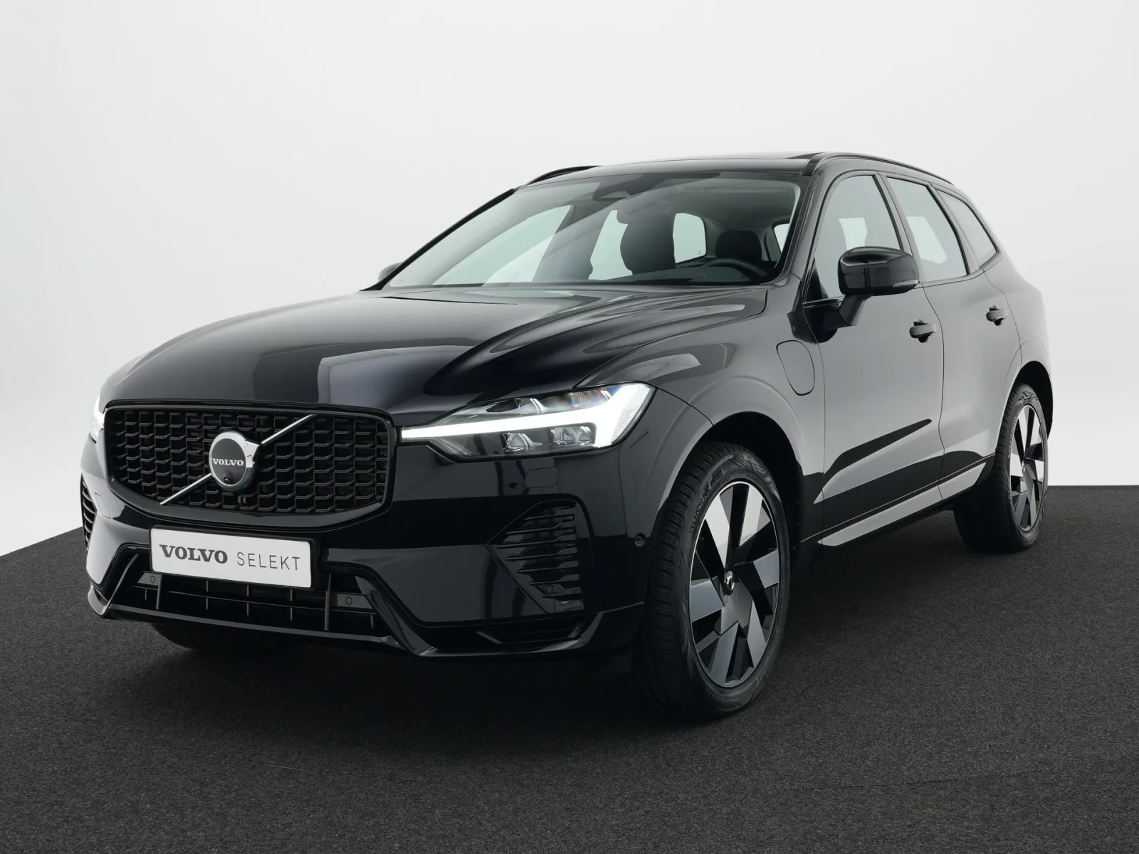 Volvo XC60 (2025) — foto 1