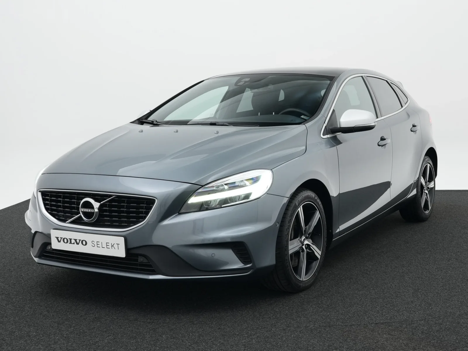 Volvo V40 (2019) — foto 1