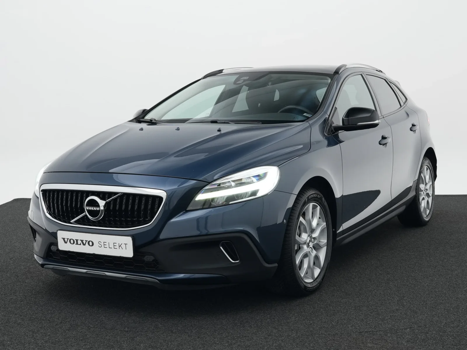 Volvo V40 (2019) — foto 1